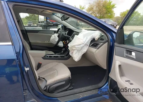 2017 Hyundai Sonata Se z USA, uszkodzony, nr VIN 5NPE24AF1HH571635